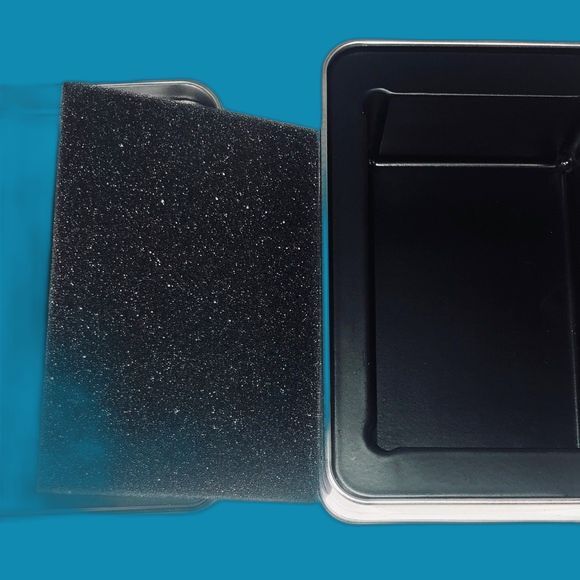 2021 Topps Aaron Judge Collector’s Empty Tin - and 75 NY Yankee cards diff.years - Picture 5 of 7